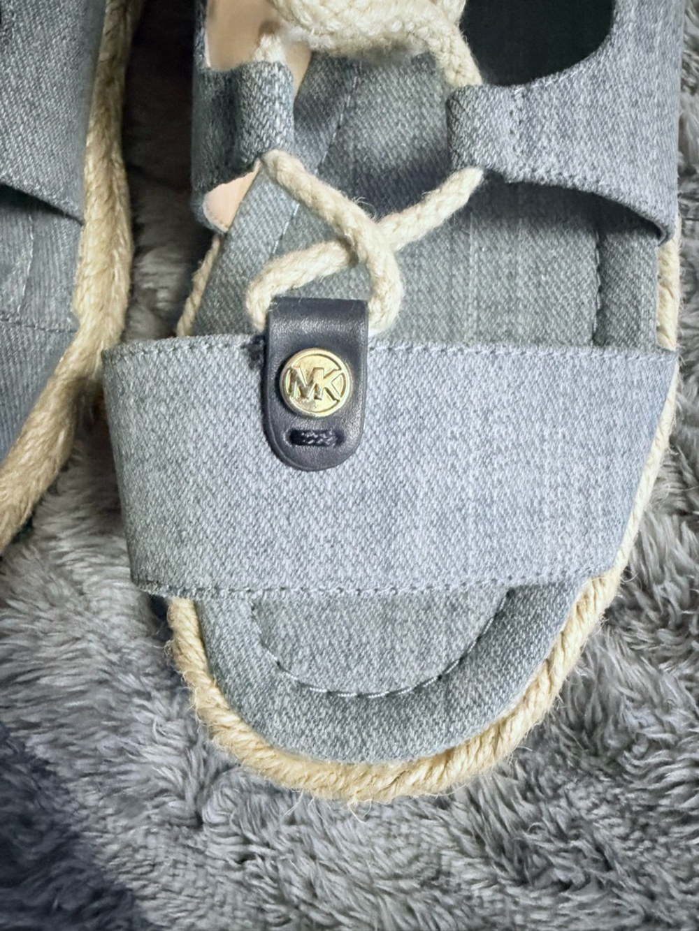 NWOT Michael Kors Light Denim Canvas Espadrille Sandals with Gold MK Accent